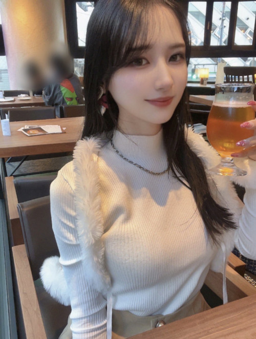 Ffk9rx9VIAAMVMl15f67c3886ef4d91.jpg
